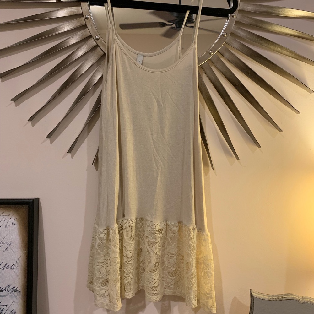 Eikosi Tank Top- Cream